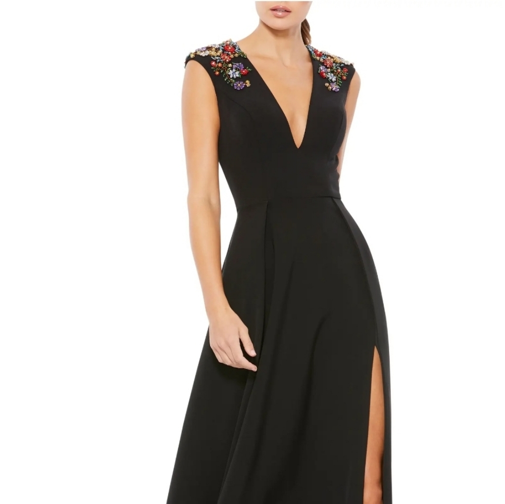 Mac Duggal gown - Picture 2 of 8
